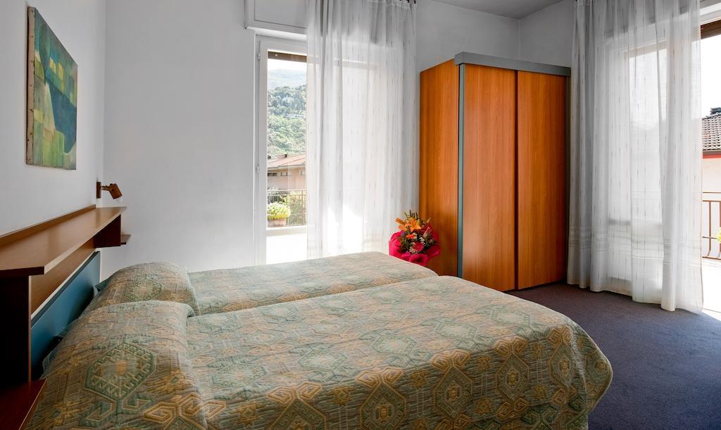Albergo Villa Mimosa Torbole Sul Garda Exterior foto